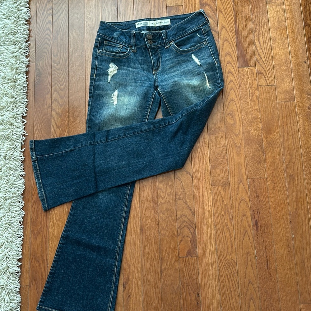 Low rise wide Jeans Charlotte Russe size 6
Inseam 30, waist 30